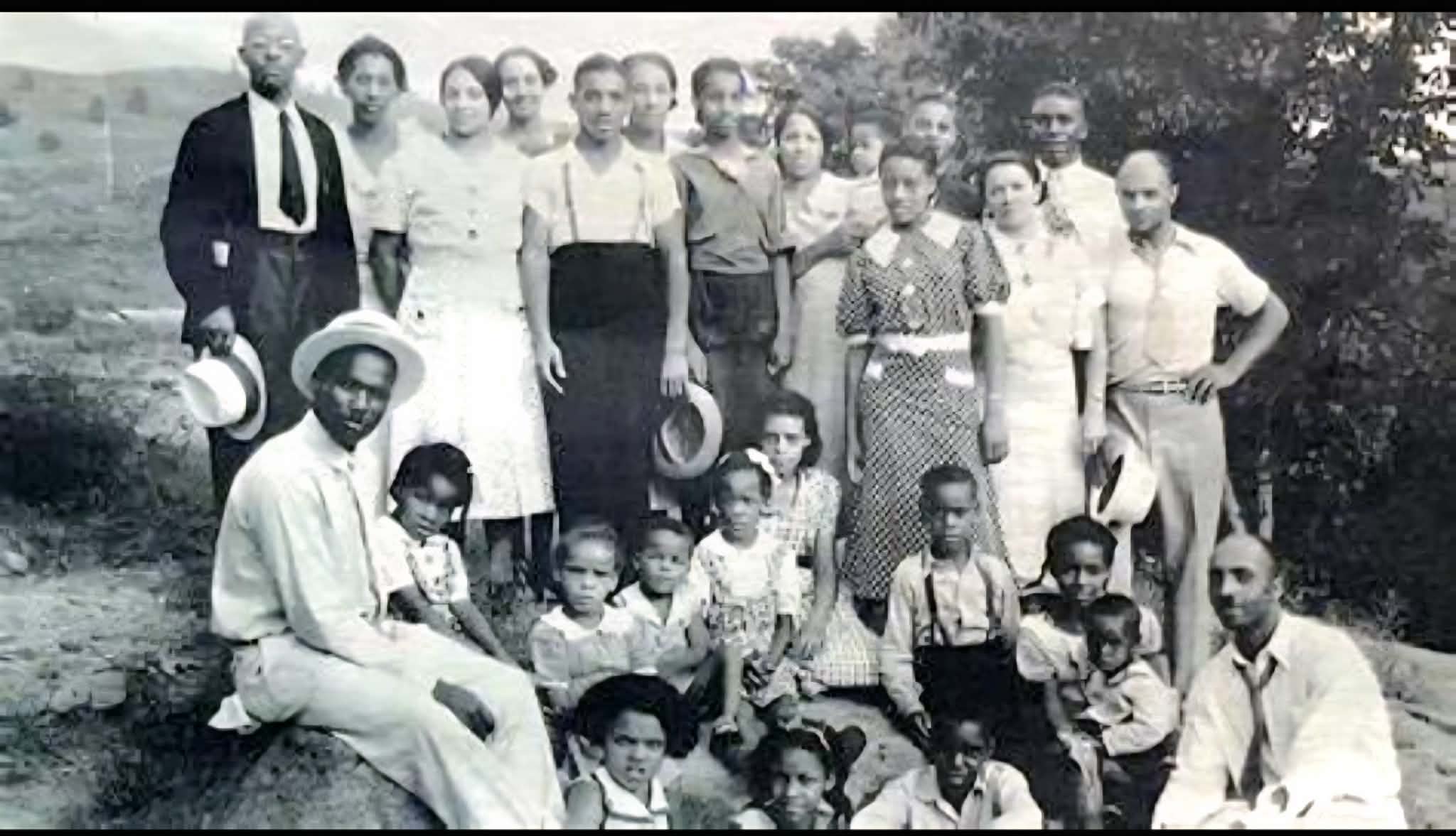 Lamont’s Family and Friends Reunion Website